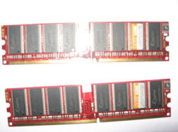 黑金剛DDR400 512M一代內存閑置轉讓，實物圖片清晰展示